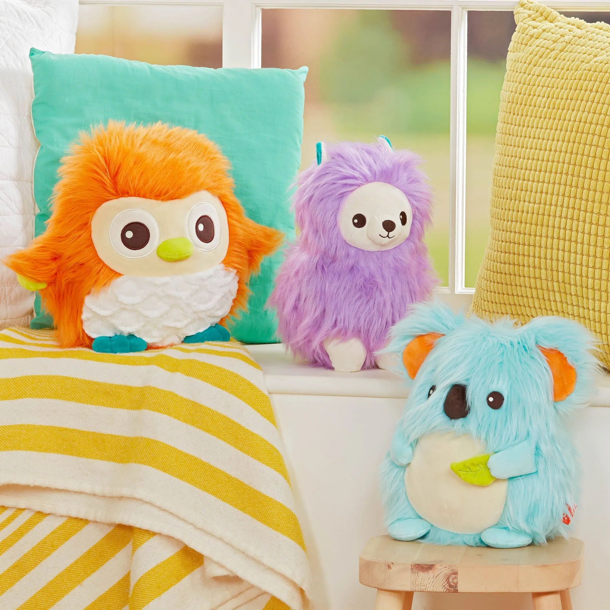 B. toys – Fluffy Funkies - Lola Lama