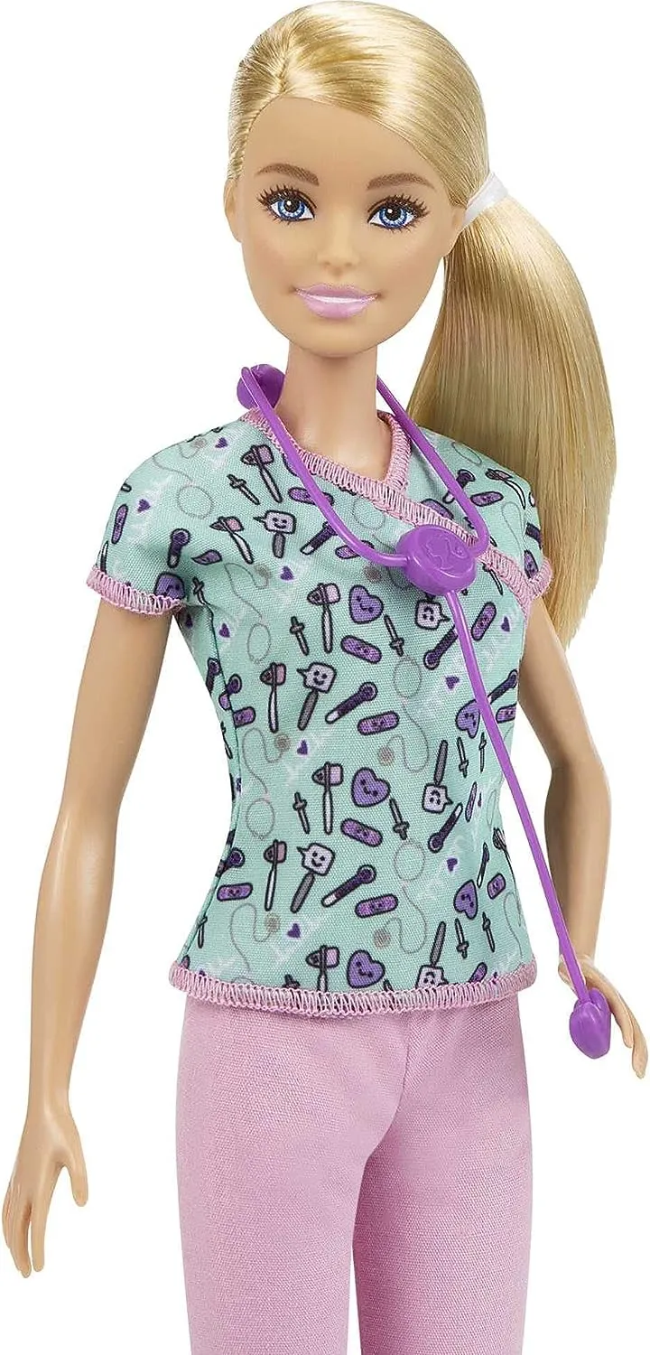 Barbie Puppe Barbie Krankenschwester Blondine mit Arztkittel, bedrucktem Oberteil mit medizinischem Werkzeugmuster & rosa Hose, weißen Schuhen & Stethoskop, Geschenk für Kinder ab 3 Jahren