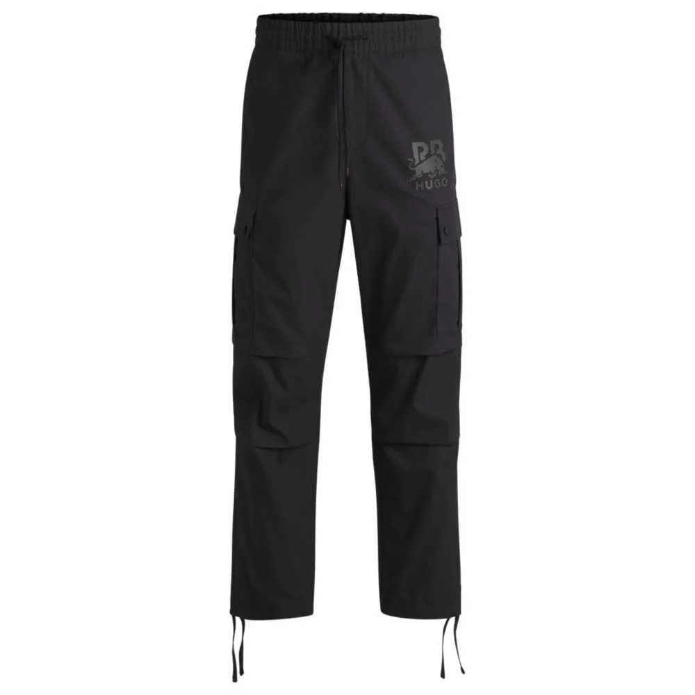 HUGO x RB Regular-Fit-Hose mit Carbon-Stealth-Logo