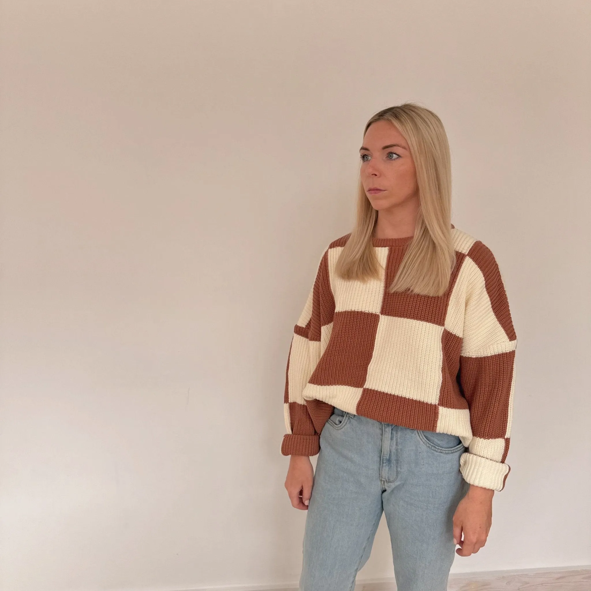Hunter   Rose: Aspen Erwachsenen-Jumper - Zimt Schachbrettmuster