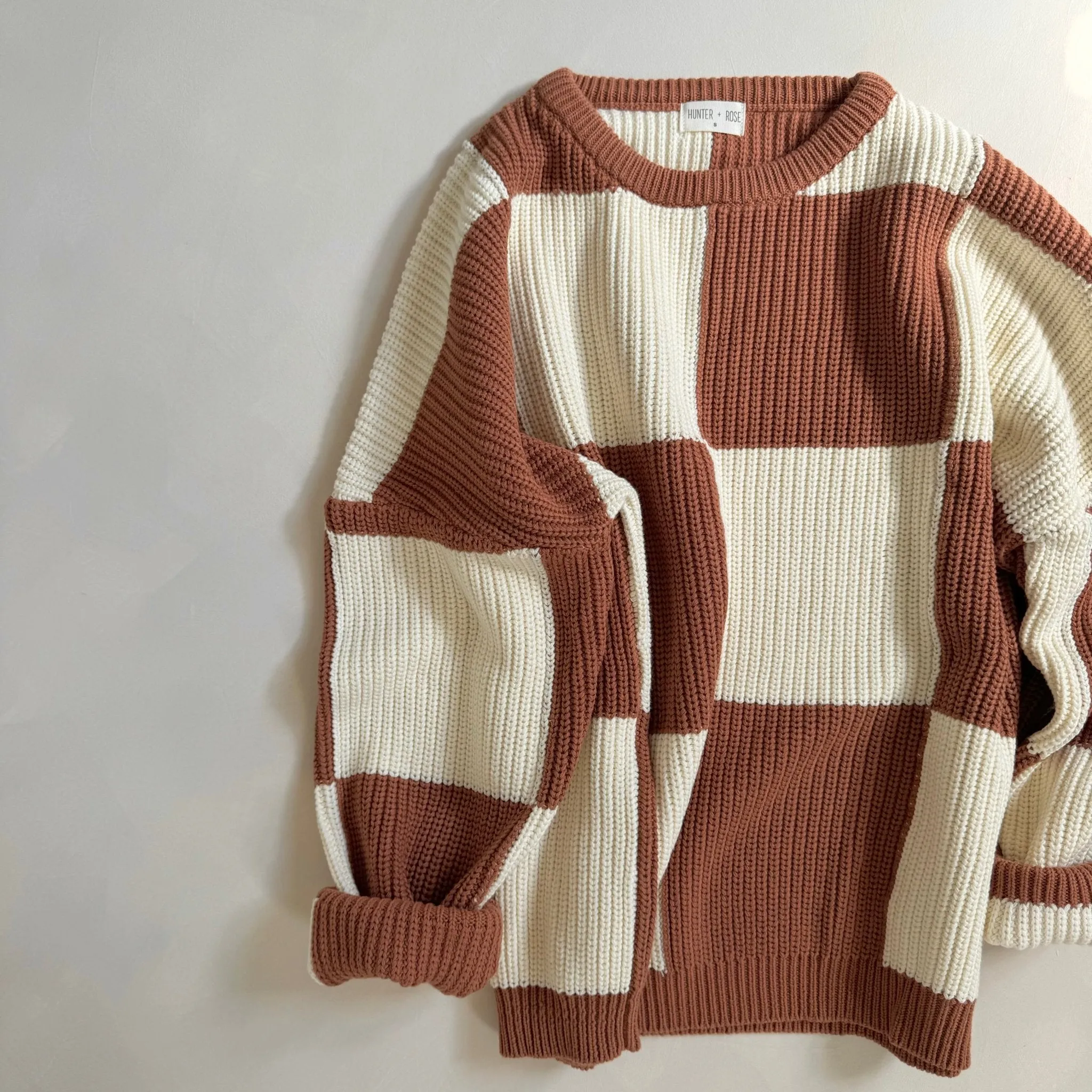 Hunter   Rose: Aspen Erwachsenen-Jumper - Zimt Schachbrettmuster