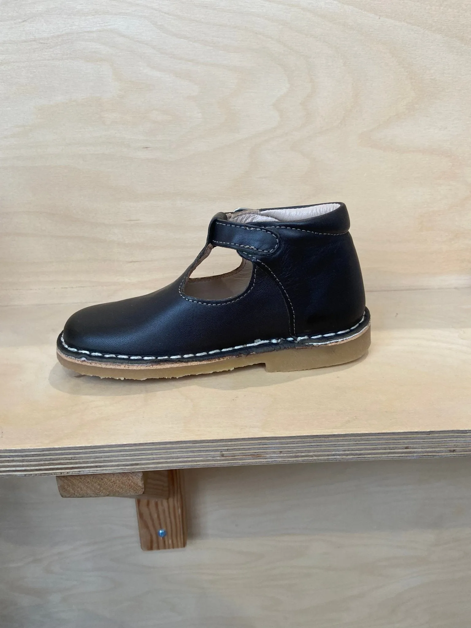 Petasil: Schnürstiefel mit Schnalle - Grünes Leder
