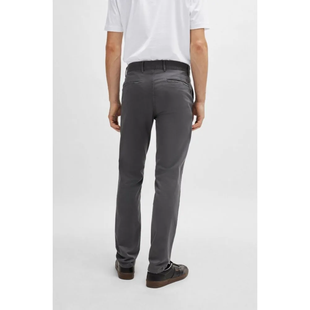 Slim-Fit Chinos aus Stretch-Baumwollsatin