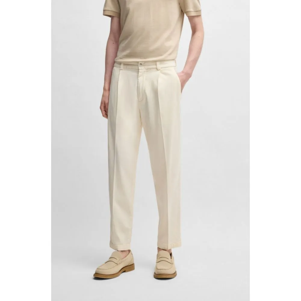 Verjüngte Hose in Stretch-Gabardine